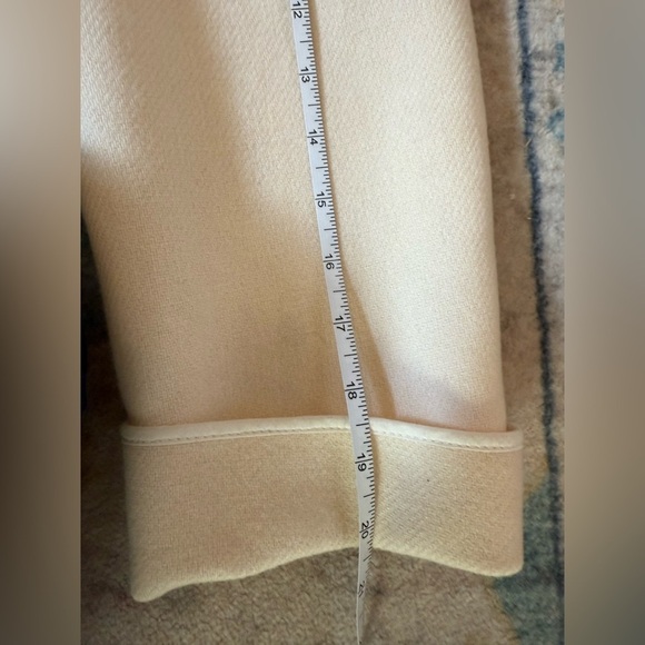 Vintage European Elegance: Weinberg Cream Piped Blazer - Picture 13 of 13